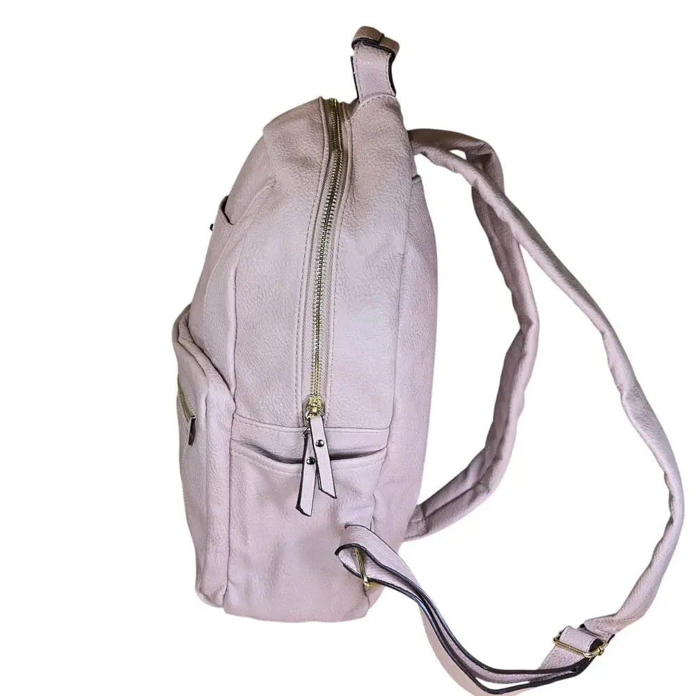 Steve Madden Pebbled Padded Fullsize Backpack 17x14x5. Gold Hardware.